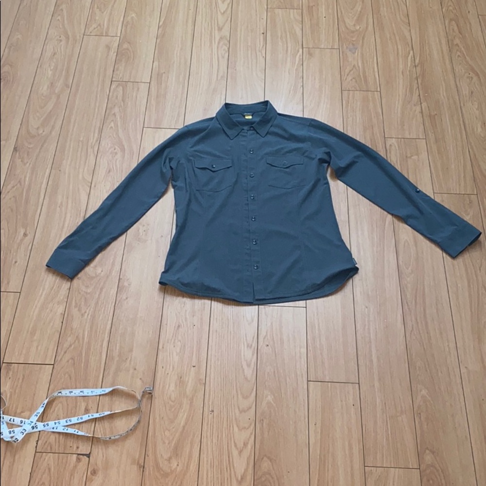 Eddie Bauer gray button down size Medium